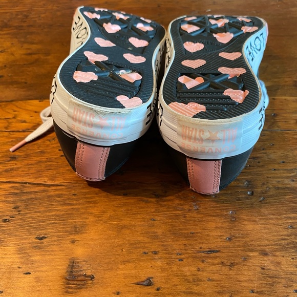 Converse - Picture 3 of 5